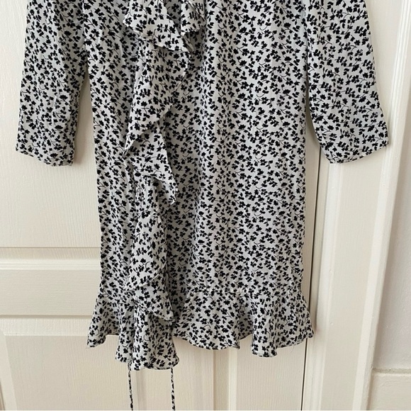 $495 NWOT Veronica Beard Brisas Black/Off-white Silk Floral Print Wrap Dress 2 - Picture 8 of 15